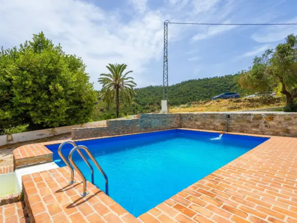 8-bedroom Country House In Colmenar, Spain (1.094 M²)