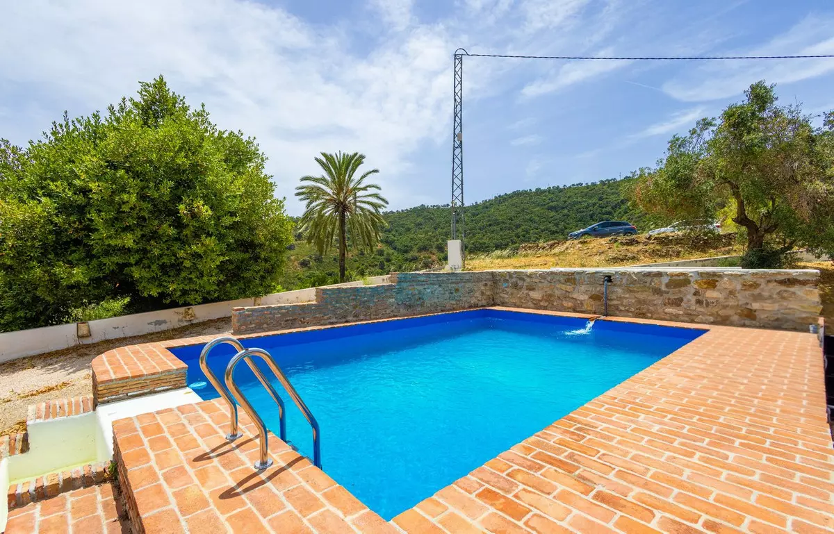 8-bedroom Country House In Colmenar, Spain (1.094 M²)