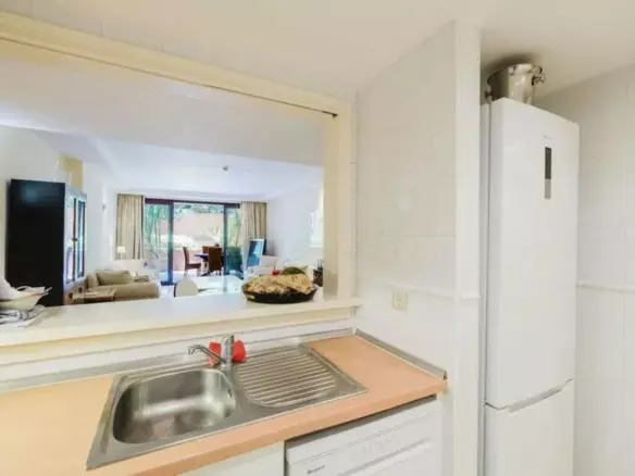 2-bedroom Apartment In Estepona, Spain (171 M²)