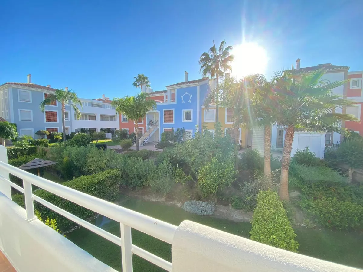 3-bedroom Apartment In Estepona, Spain (130 M²)