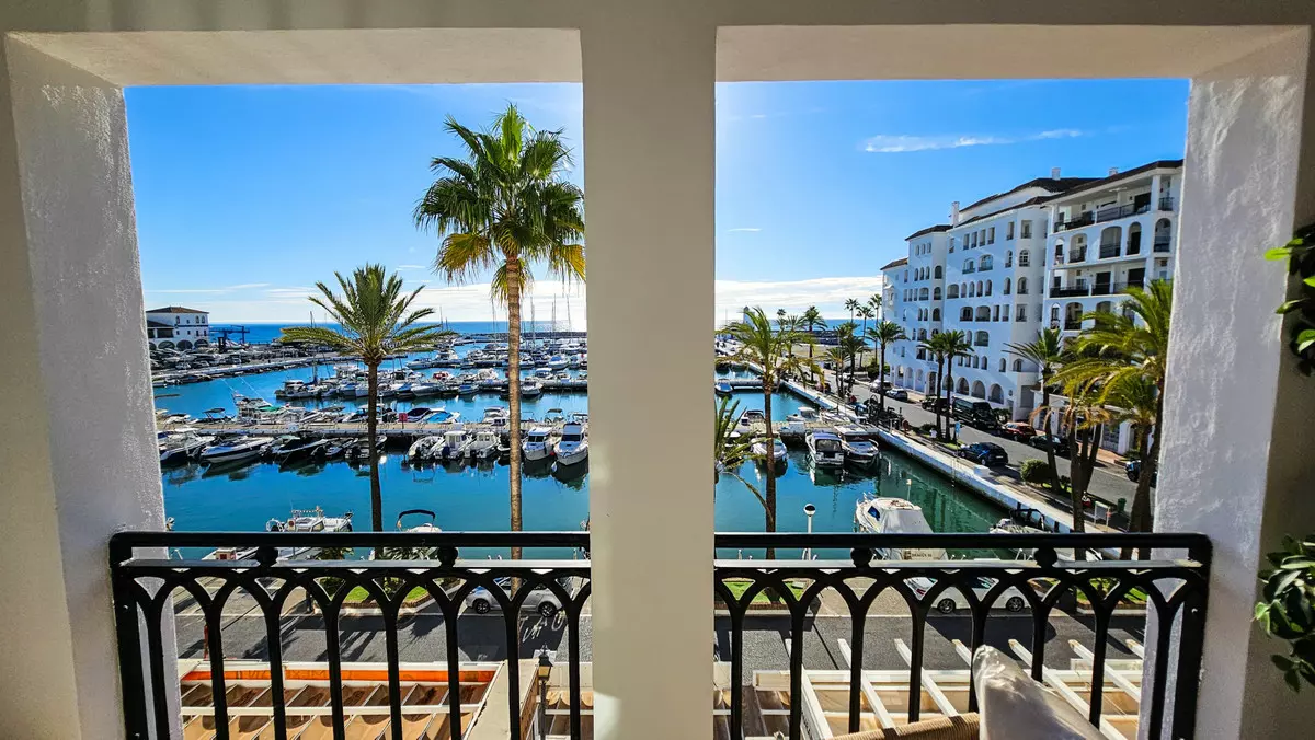 2-bedroom Apartment In Manilva, Spain (80 M²)