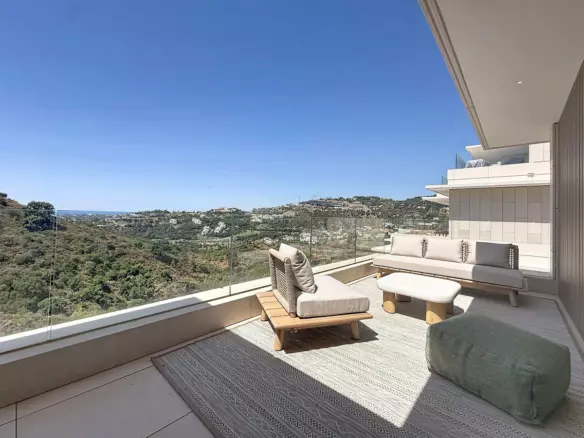3-bedroom Apartment In Benahavis, Spain (150 M²)