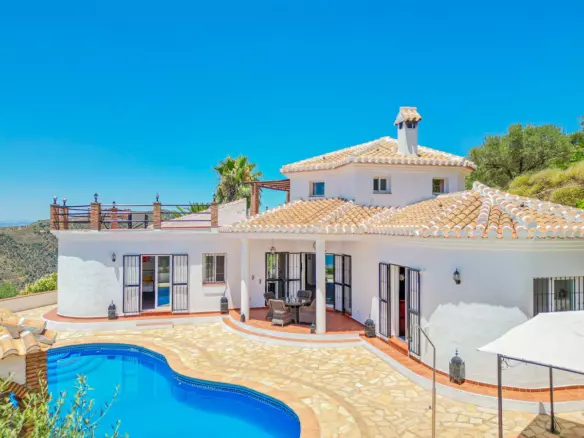 4-bedroom Villa In Vélez – Málaga, Spain (181 M²)