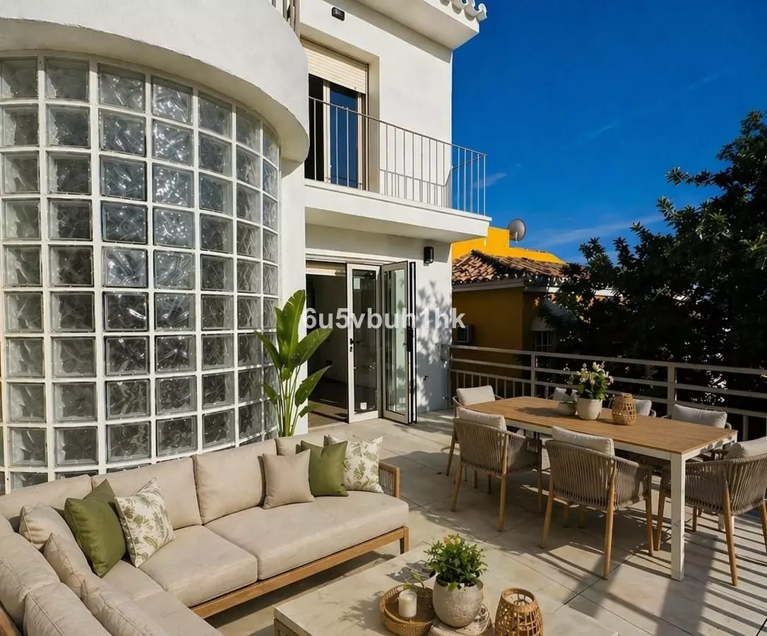 4-bedroom Town House In Málaga, Spain (182 M²)