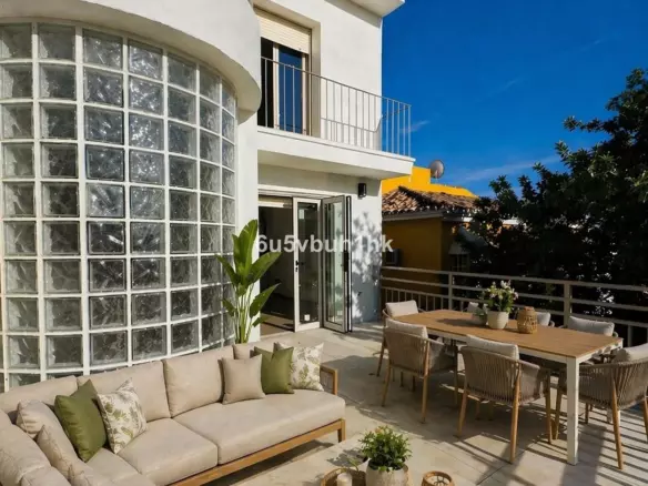 4-bedroom Town House In Málaga, Spain (182 M²)