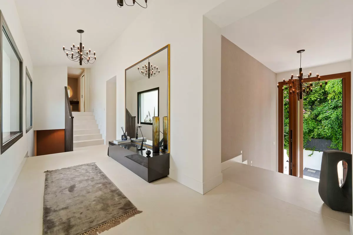 5-bedroom Villa In Marbella, Spain (648 M²)