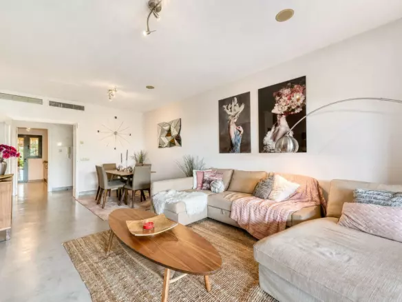 2-bedroom Apartment In Málaga, Spain (117 M²)