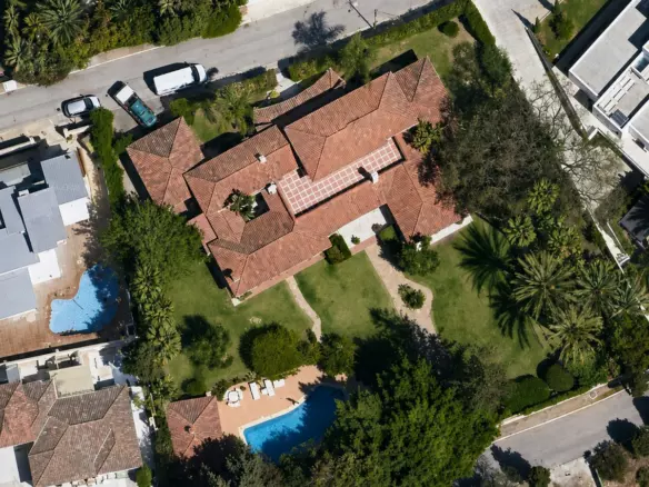 6-bedroom Villa In Estepona, Spain (531 M²)