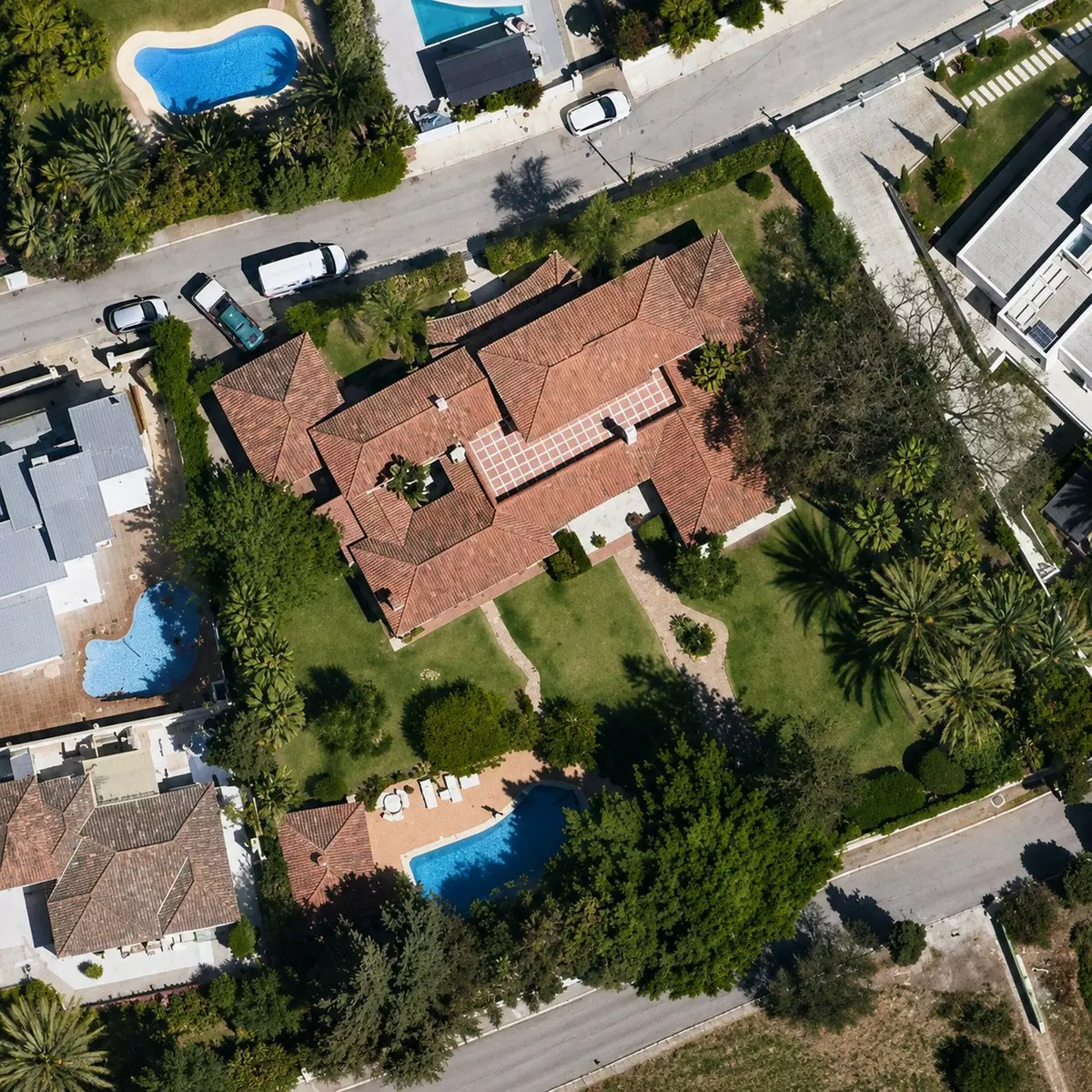 6-bedroom Villa In Estepona, Spain (531 M²)