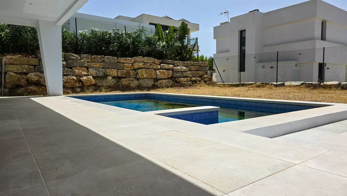 3-bedroom Villa In Manilva, Spain (218 M²)