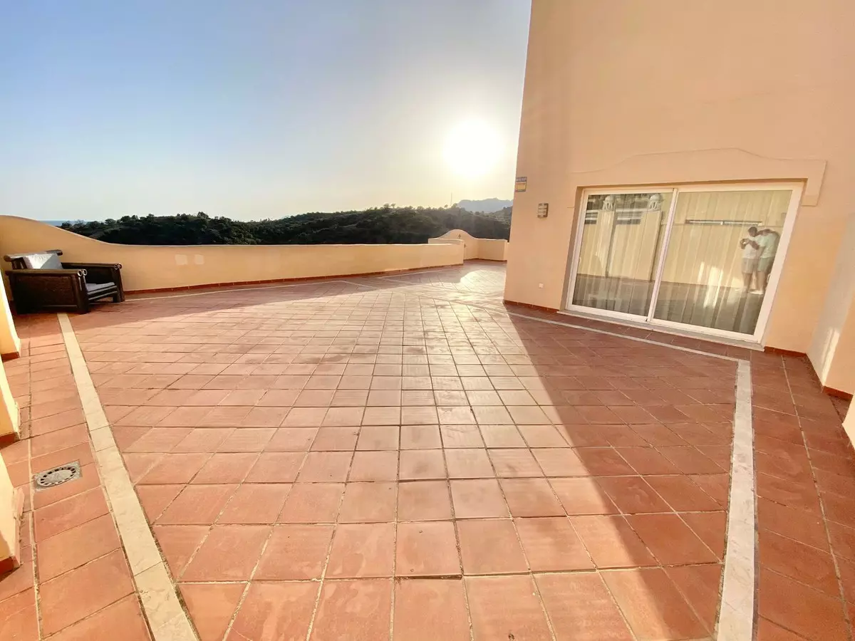 3-bedroom Apartment In Marbella, Spain (140 M²)