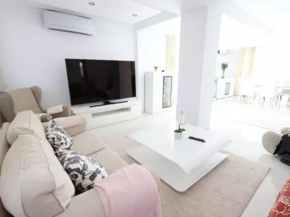 4-bedroom Villa In Orihuela, Spain (222 M²)