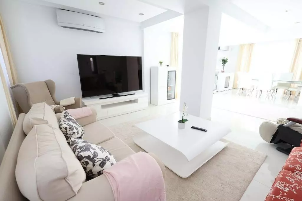 4-bedroom Villa In Orihuela, Spain (222 M²)