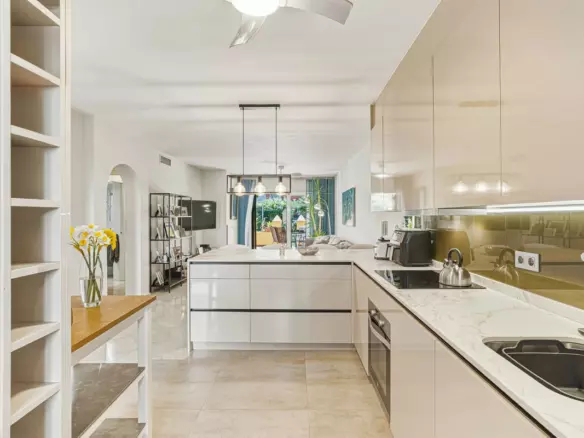 2-bedroom Apartment In Marbella, Spain (85 M²)