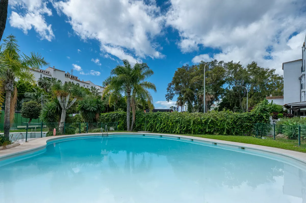 3-bedroom Apartment In Marbella, Spain (154 M²)