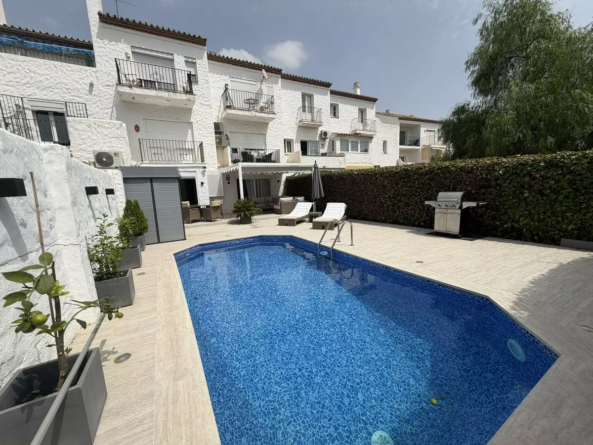 2-bedroom Apartment In Estepona, Spain (80 M²)