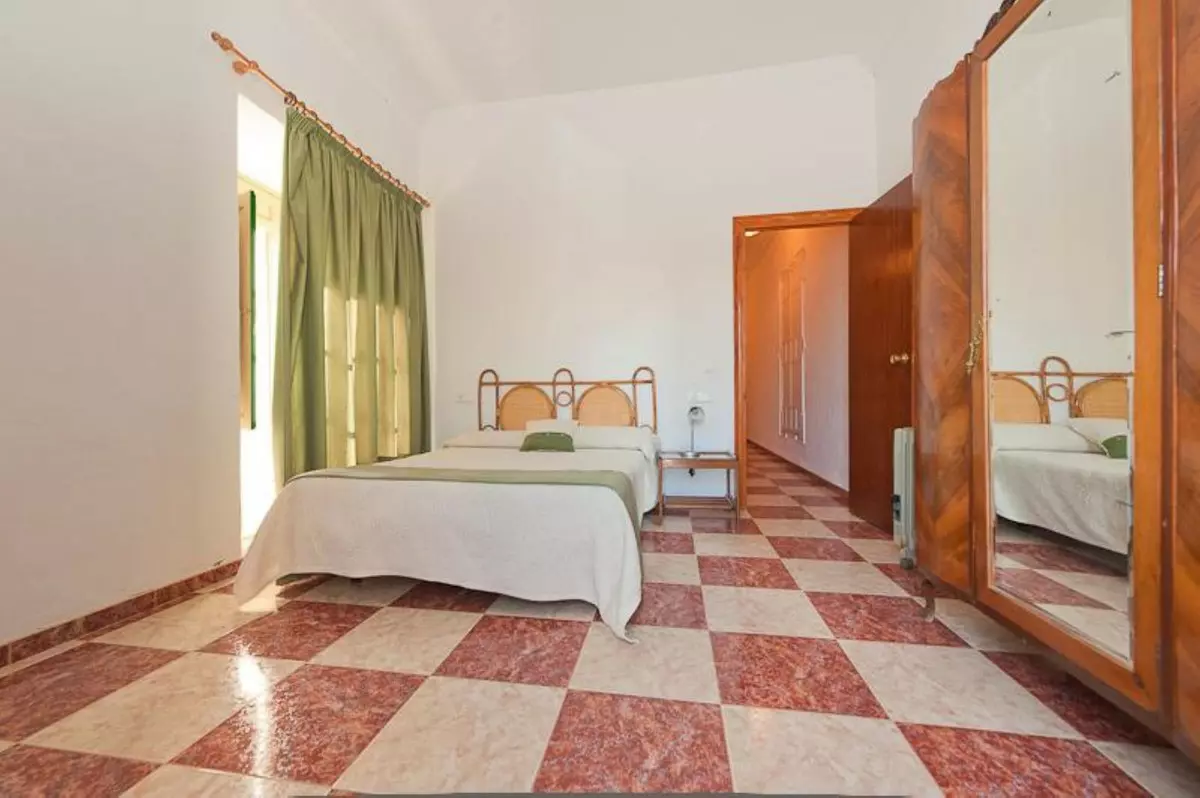 14-bedroom Town House In Álora, Spain (1.085 M²)