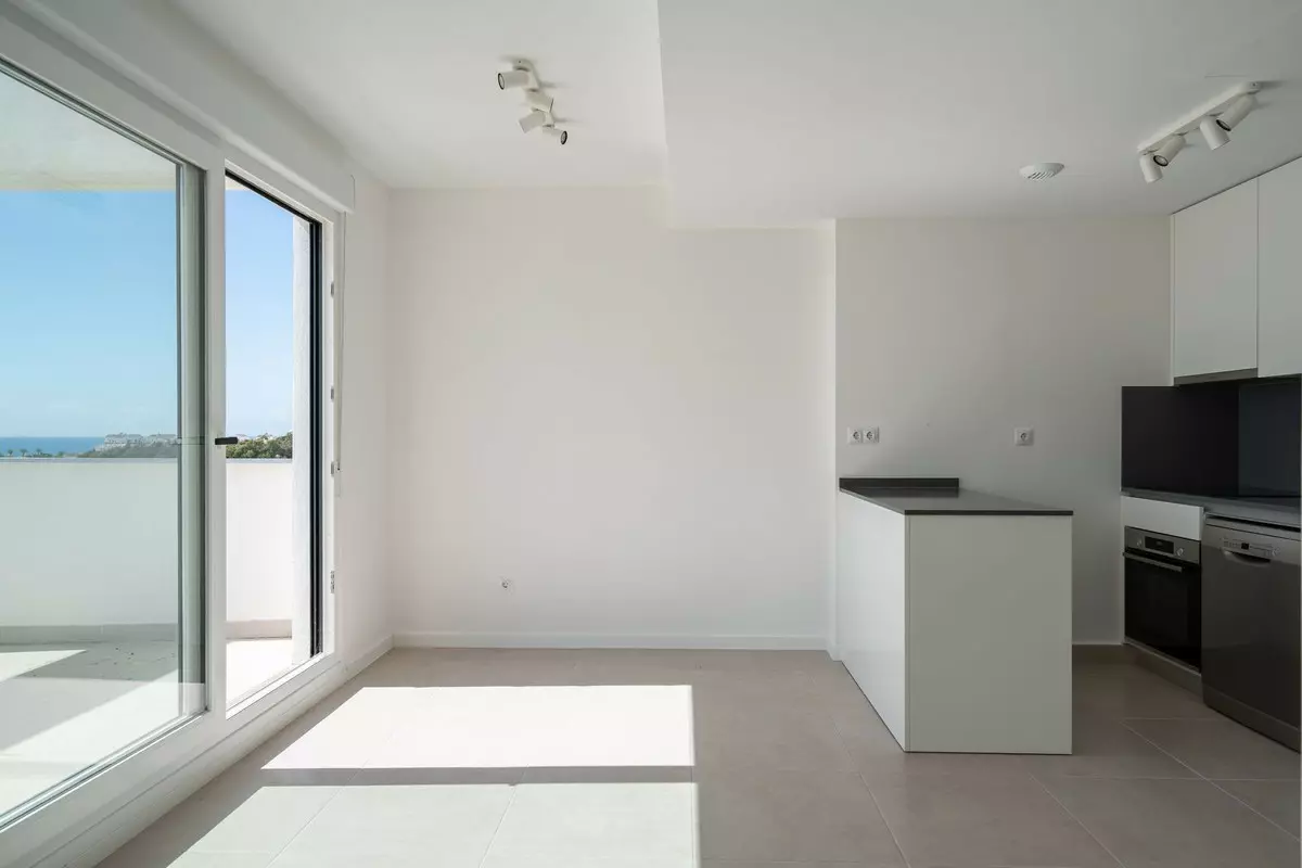 3-bedroom Apartment In Estepona, Spain (111 M²)
