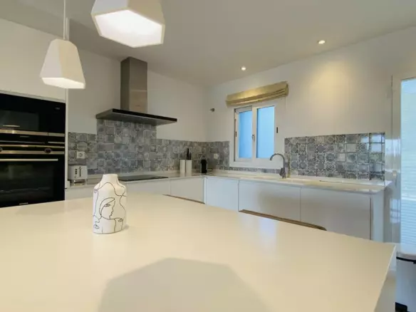 2-bedroom Apartment In Estepona, Spain (111 M²)