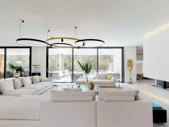 6-bedroom Villa In Calvià, Spain (748 M²)