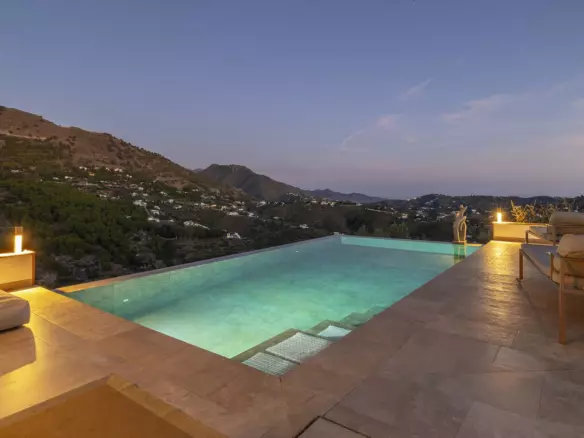4-bedroom Villa In Cómpeta, Spain (227 M²)