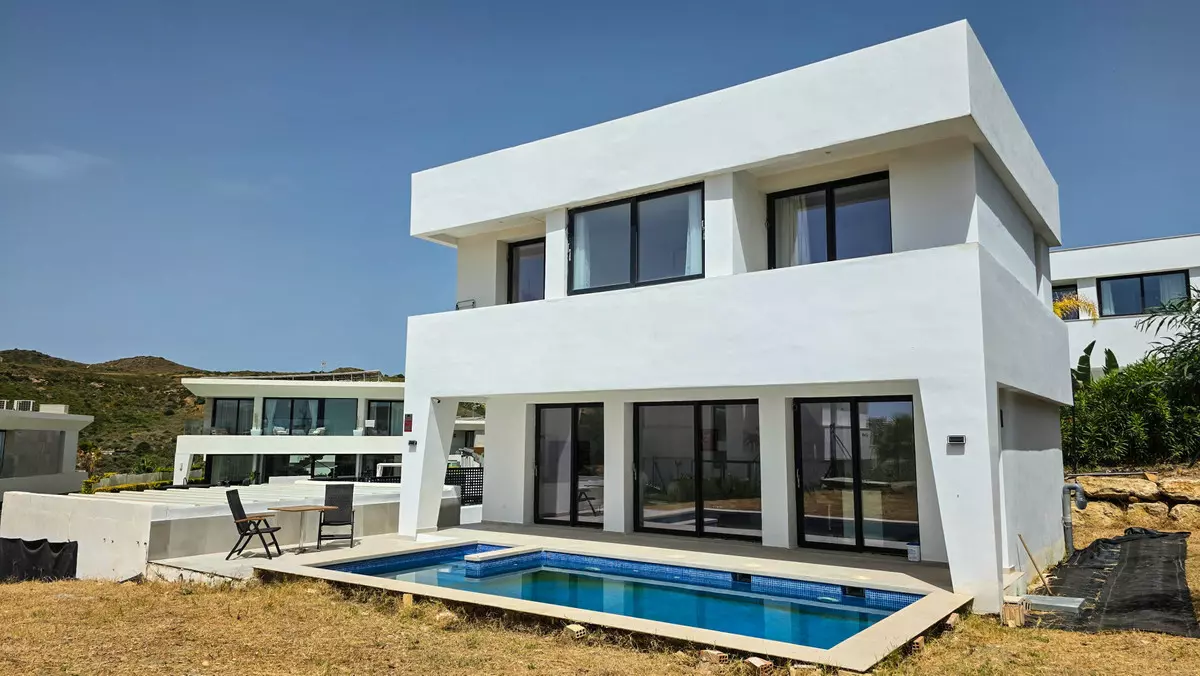 3-bedroom Villa In Manilva, Spain (218 M²)