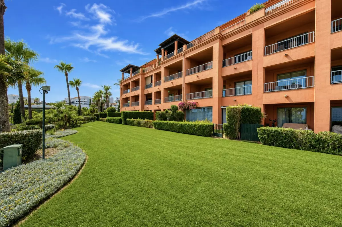 2-bedroom Apartment In Málaga, Spain (117 M²)