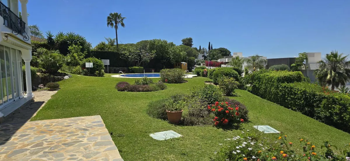 2-bedroom Apartment In Estepona, Spain (126 M²)