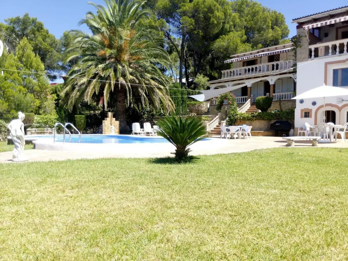 5-bedroom Villa In Calvià, Spain (400 M²)