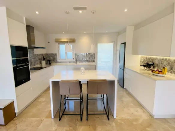 2-bedroom Apartment In Estepona, Spain (111 M²)