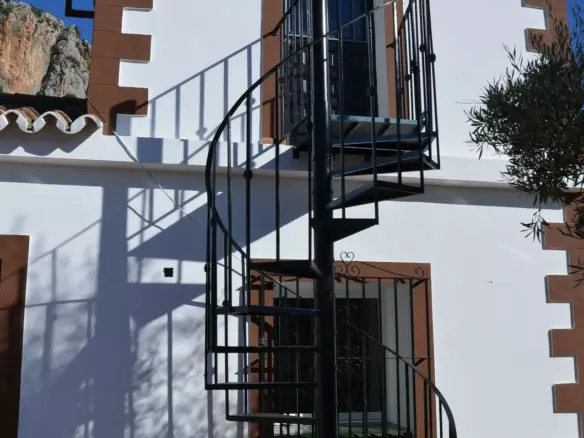 4-bedroom Villa In Álora, Spain (165 M²)