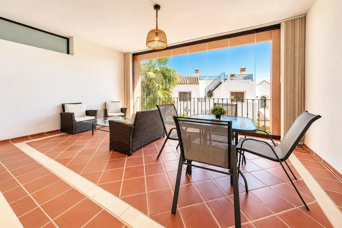 3-bedroom Town House In Estepona, Spain (195 M²)