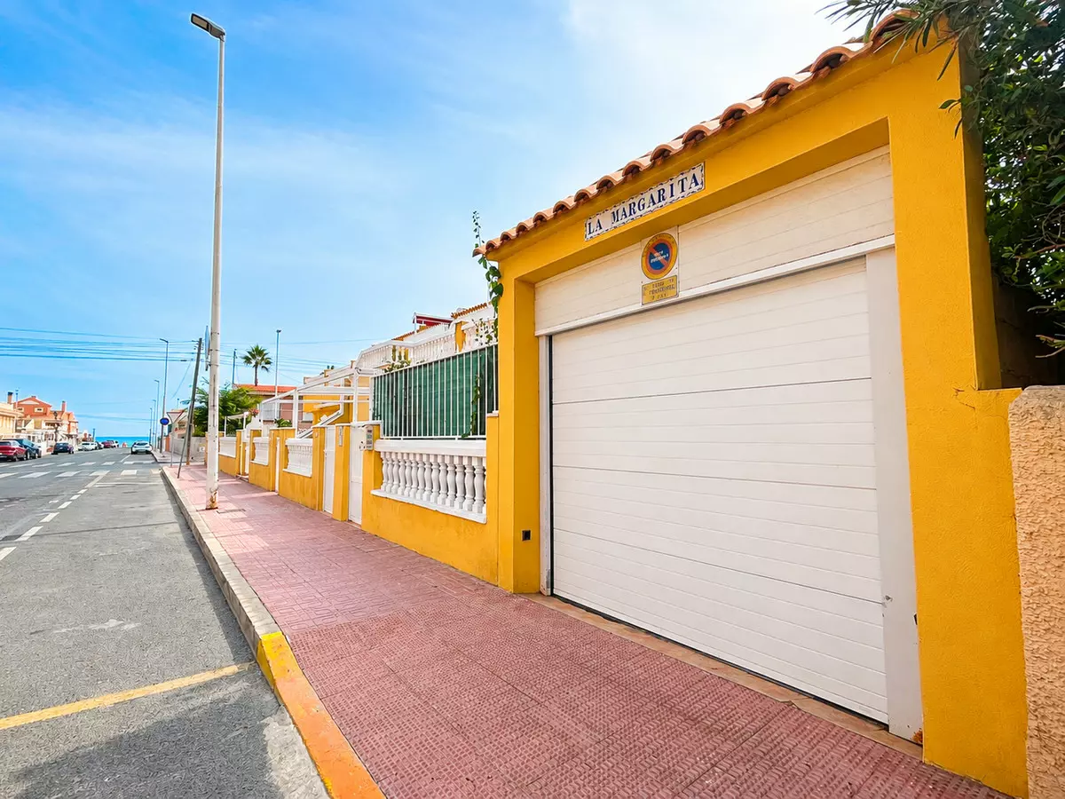 3-bedroom Apartment In Torrevieja, Spain (57 M²)