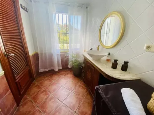 4-bedroom Villa In Málaga, Spain (250 M²)