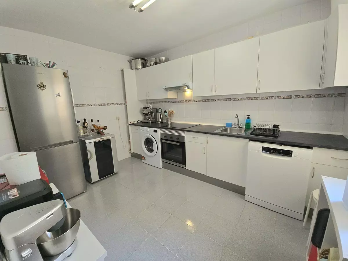 2-bedroom Apartment In Benalmádena, Spain (103 M²)