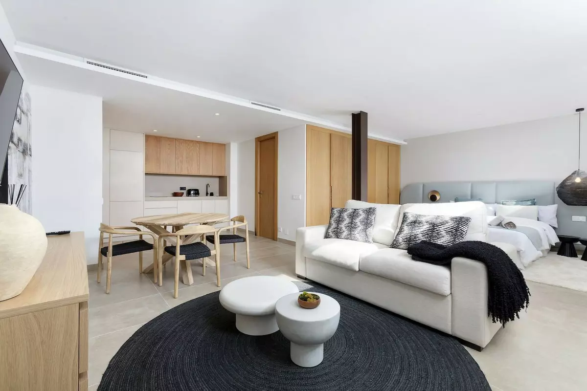 5-bedroom Villa In Benahavis, Spain (407 M²)