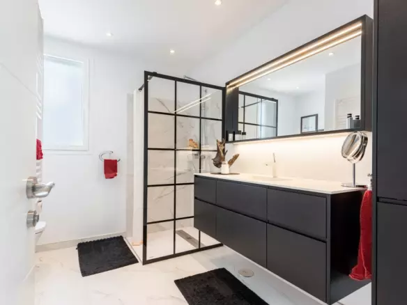 2-bedroom Apartment In Marbella, Spain (173 M²)
