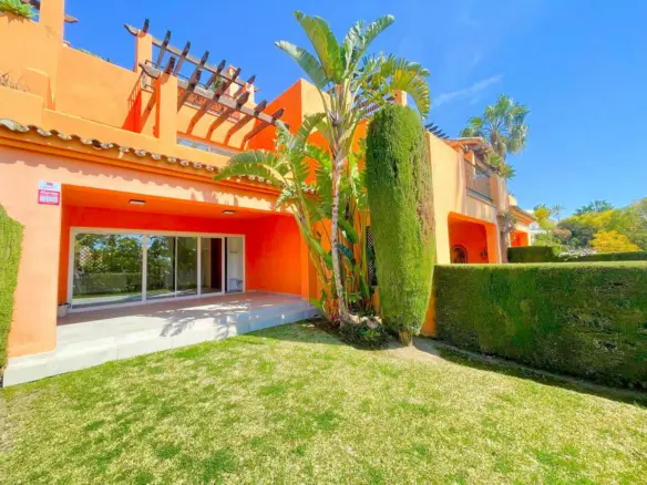 3-bedroom Town House In Estepona, Spain (150 M²)