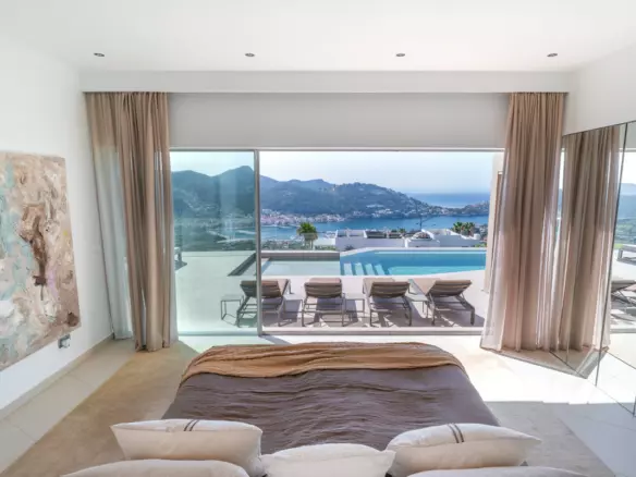 5-bedroom Villa In Andratx, Spain (824 M²)