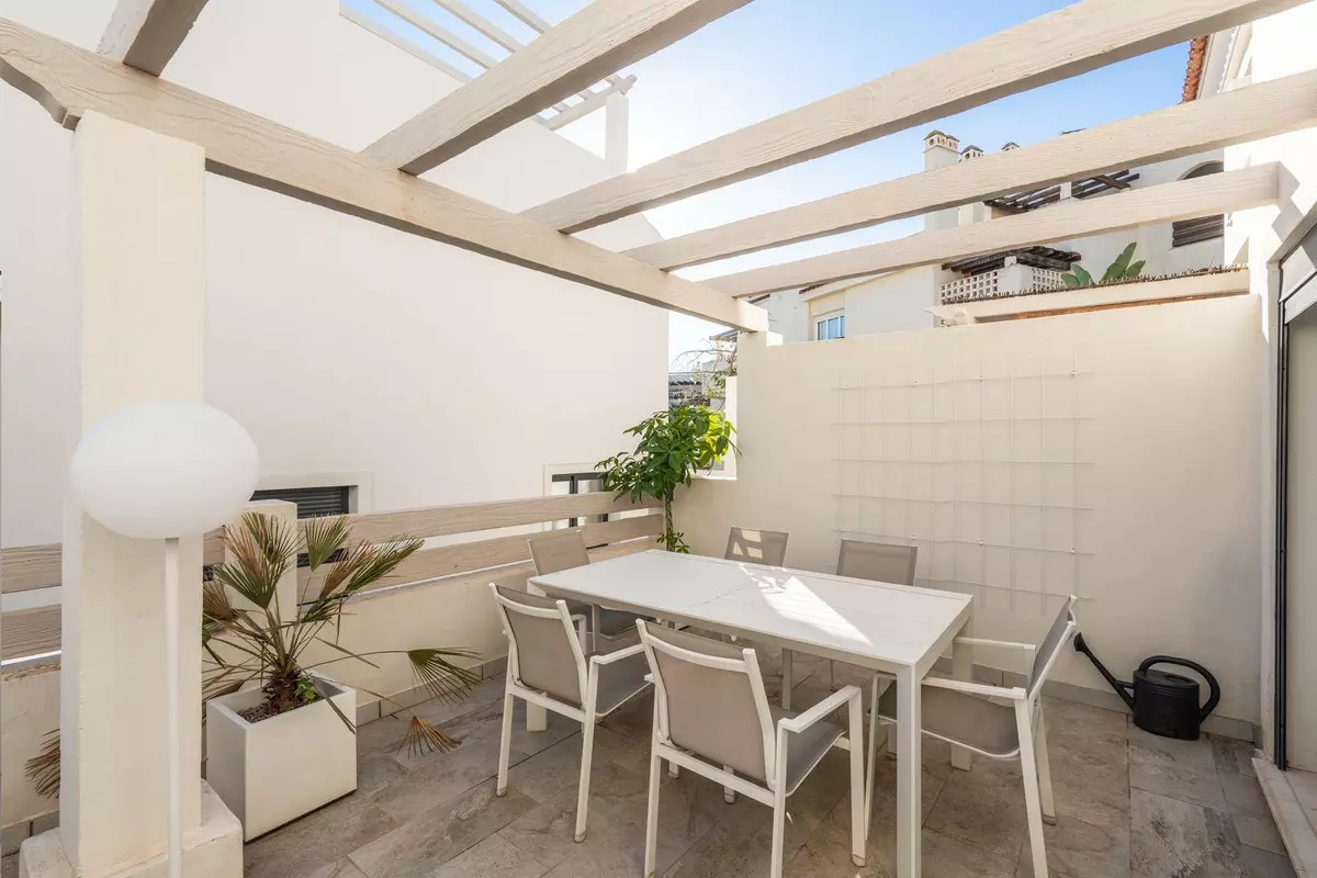 3-bedroom Town House In Estepona, Spain (170 M²)