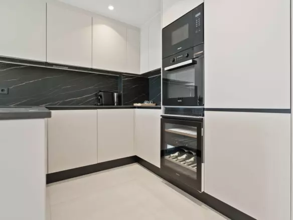 3-bedroom Apartment In Estepona, Spain (269 M²)
