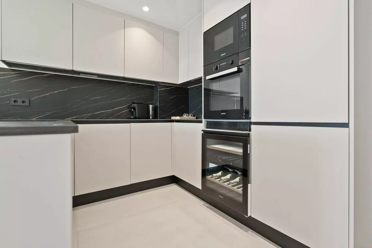 3-bedroom Apartment In Estepona, Spain (269 M²)