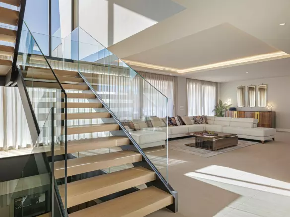 6-bedroom Villa In Estepona, Spain (771 M²)