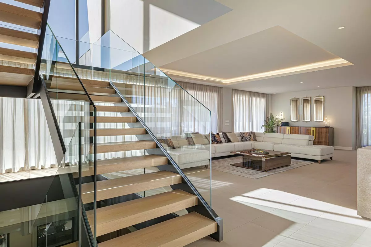 6-bedroom Villa In Estepona, Spain (771 M²)