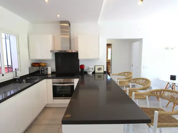 2-bedroom Apartment In Estepona, Spain (79 M²)