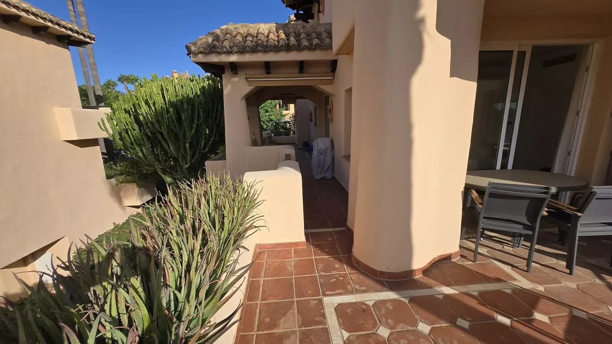 2-bedroom Apartment In Marbella, Spain (173 M²)