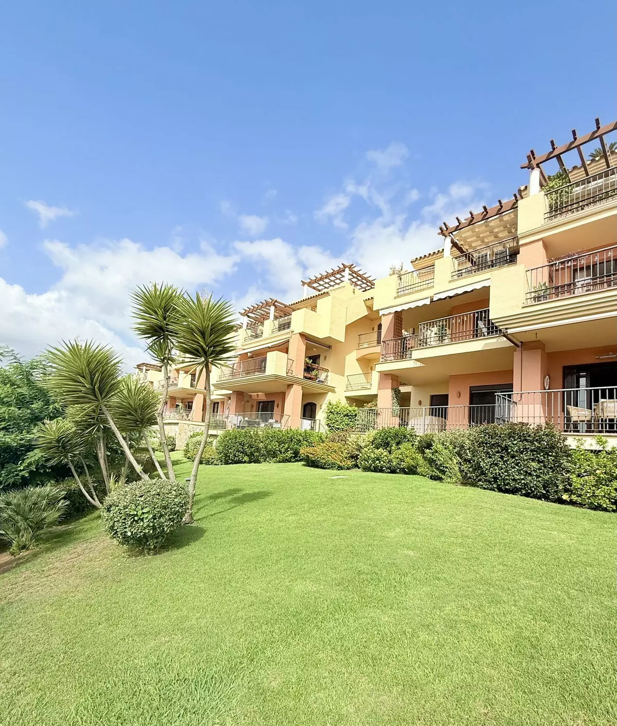 2-bedroom Apartment In Benahavis, Spain (100 M²)
