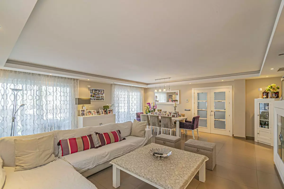 5-bedroom Villa In Marbella, Spain (275 M²)