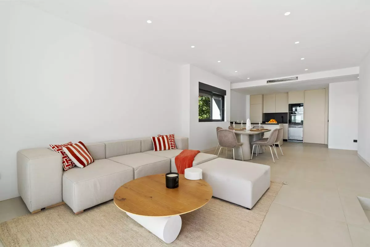 4-bedroom Apartment In Estepona, Spain (256 M²)