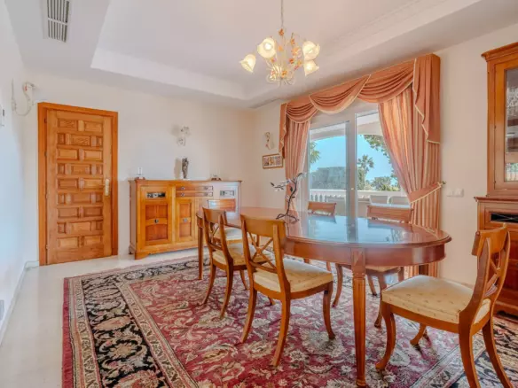 5-bedroom Villa In Estepona, Spain (282 M²)